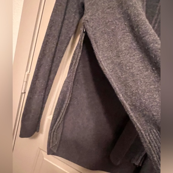 Banana Republic cardigan - Picture 3 of 5